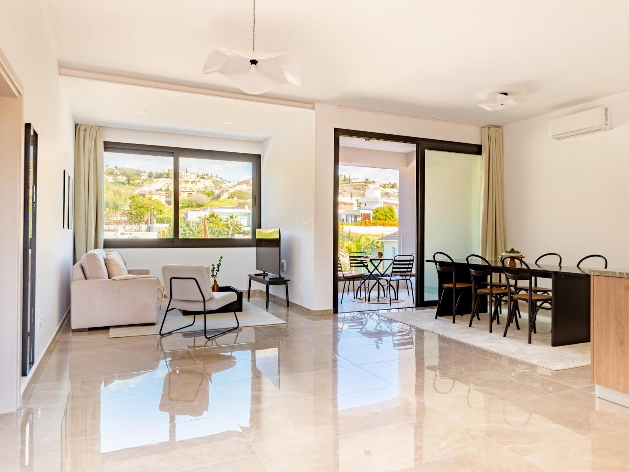 Sanders River Plaza Apartment *